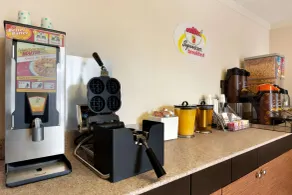 Super 8 by Wyndham Lake Charles Northeast - Restaurant