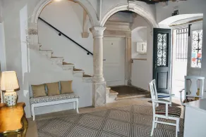 SUNce Palace Apartments with free offsite parking - Zona de estar del vestíbulo