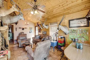 Lakefront Family Cabin w/ Views in Medford - Interiör