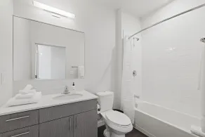 Placemakr Marymount Ballston - Bathroom