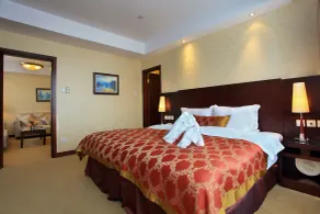 Lijiang Waterfall Hotel Guilin - Room