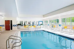 Fairfield Inn & Suites by Marriott State College - Piscine