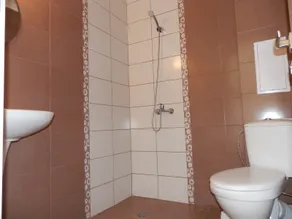 Vanilla Garden Apartments - Bathroom