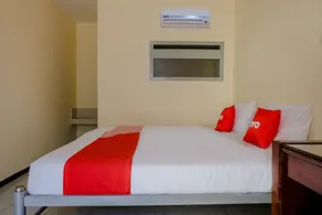 RedDoorz at CBR Residence Blimbing - Zimmer