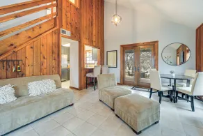 Serene Family Cottage w/ Deck & BBQ - Innenbereich