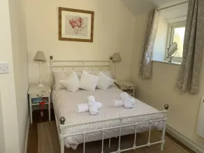 The Calf Pen - Room