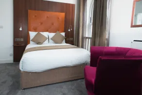Trivelles Rochester Hotel - Room