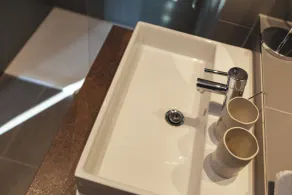 Holiday Inn - the niu, Bricks Hamburg Eppendorf by IHG - Salle de bain