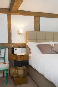 The Queen's Inn - Room
