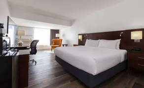 Strata Hotel - Chambre