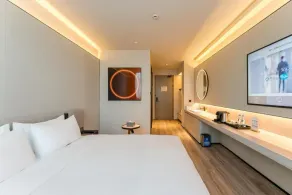 Crystal Hotel Shanghai North Sichuan Road on the Bund - Camera