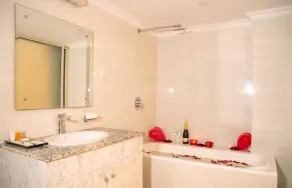 Drishya Hotel Pvt Ltd  - Badezimmer
