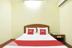 Azam Hotel - Room