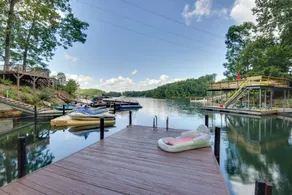 Lakefront Six Mile Vacation Rental w/ Dock - Interiør