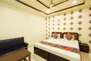 Fabhotel Marjan International - Chambre