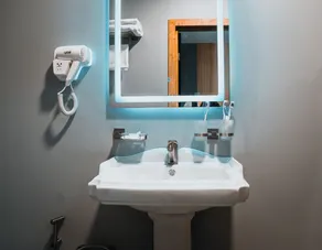 Art Plaza - Bathroom
