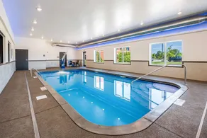 Comfort Suites Marysville Columbus - Northwest - Piscina