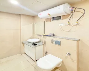 Housr 1 RK Sector 27 Gurgaon Golf Course - Badezimmer