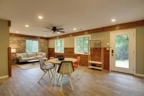 Cozy Goode Cabin w/ Deck ~ 17 Mi to Lynchburg - Interior