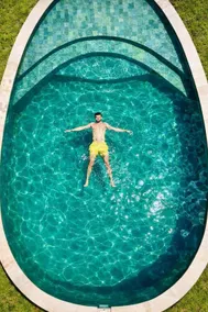 Wanderlust Hostel - Highest Privacy Hostel In Kuta - Big Clear Pool - Fast Internet - Piscina