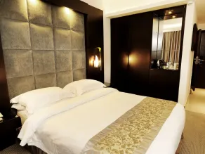 WH Hotel - Room