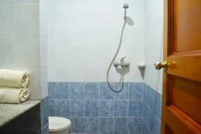 Hotel O Pantai Jaya - Bathroom