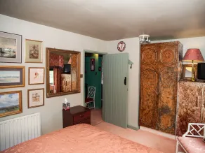 Dorrington Court - Rum