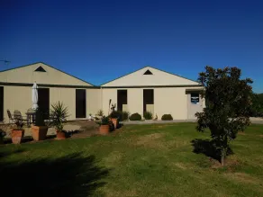 Milawa Muscat Retreat B&B - Check-in/check-out kiosk