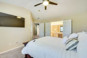 Charlotte Townhome w/ Deck: 18 Mi to Downtown! - Innenbereich