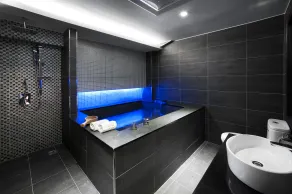 Fukun 5 Motel - Bathroom