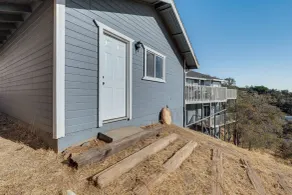 Water Views & Decks: Spacious La Grange Retreat - Innenbereich