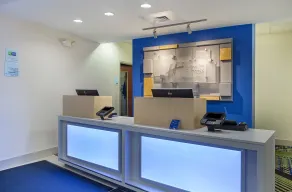 Holiday Inn Express & Suites Lebanon-Nashville Area by IHG - Réception