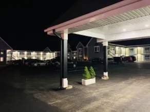 Falls Lodge & Suites - Indgang