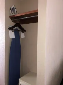 Days Inn & Suites by Wyndham Fort Pierce I-95 - Chambre