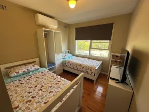 Charming 3 Bedroom Home in Garran, Perfect for Families and Groups - Camera
