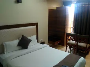 Hotel Maval Grand - Chambre