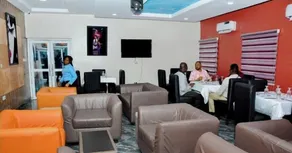 SummerTym Hotel & Suites - Restaurant