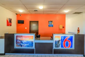 Motel 6 Longview, TX - North - Hall