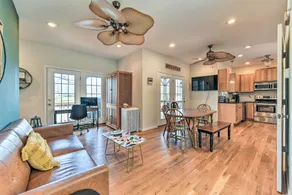 Lakefront Lexington House w/ Spacious Deck! - Interiör