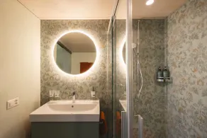 Palazzo Canetti Locarno - Piazza Grande - Suites & Rooms - Easy Self Check-In - Badrum