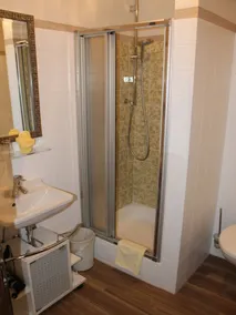 Hotel garni Bellevue - Bathroom
