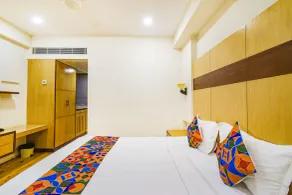 Treebo Premium Seven Lake View - Room