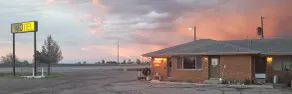 Tops Motel - Reception