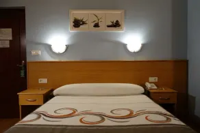 Hotel Reyes De León - Chambre