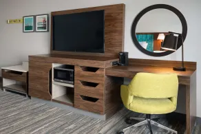 Hampton Inn Cleveland Airport - Tiedeman Road - Room