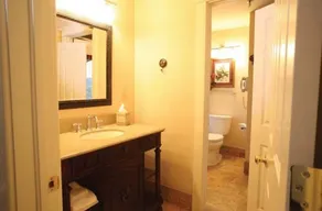 The Martha Washington Inn And Spa - Bathroom