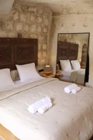 Potamia Cave Suites - Room