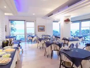 Hotel Diplomatic - Restaurant