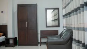 Yash Rest Inn - Rom