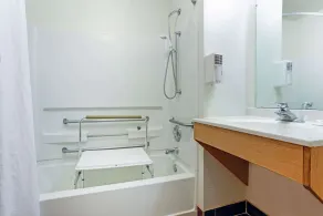 Super 8 by Wyndham Klamath Falls - Salle de bain